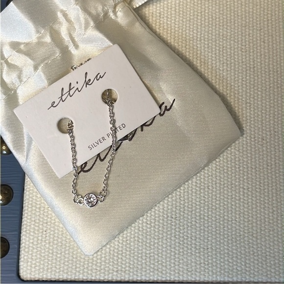 Simple, silver tone, jewel bracelet - Picture 1 of 3